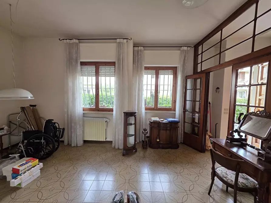 Immagine 1 di Casa semindipendente in vendita  a Viareggio