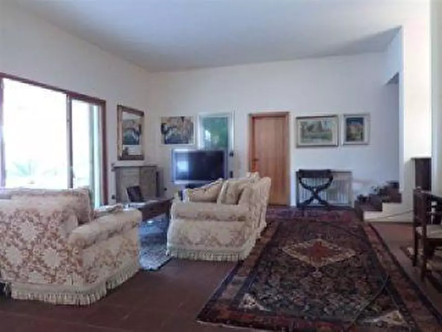 Immagine 4 di Villa in vendita  a Peccioli