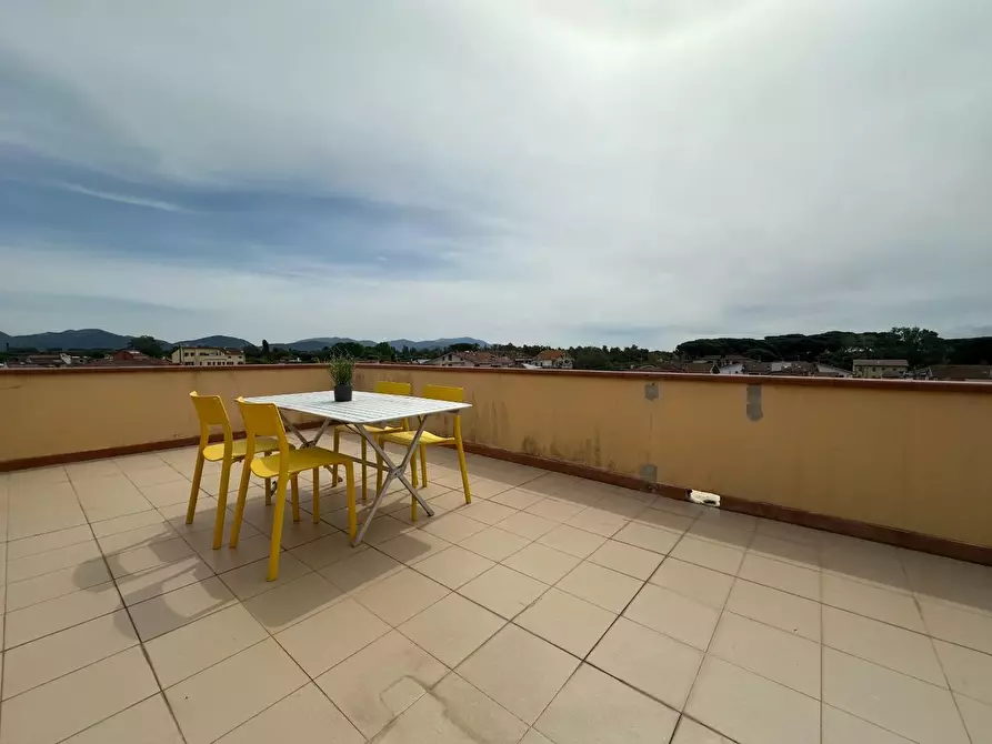 Immagine 30 di Mansarda in vendita  a Viareggio