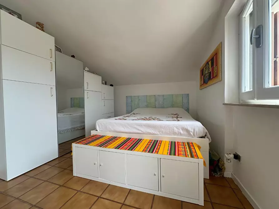 Immagine 10 di Mansarda in vendita  a Viareggio