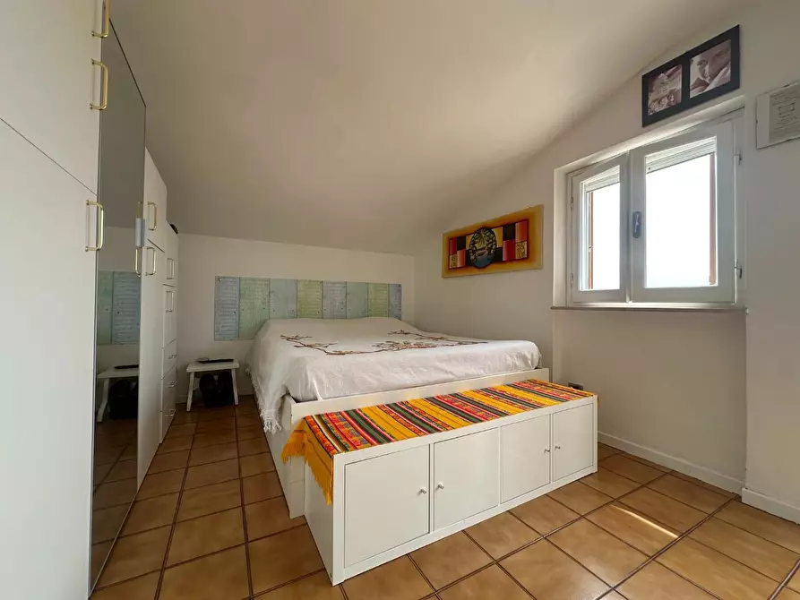 Immagine 11 di Mansarda in vendita  a Viareggio