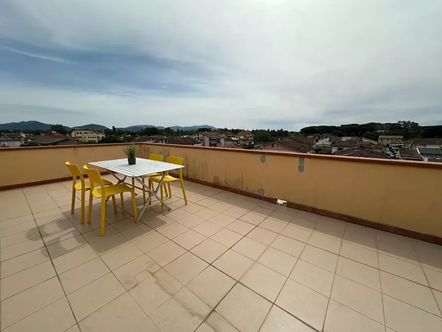 Immagine 7 di Mansarda in vendita  a Viareggio