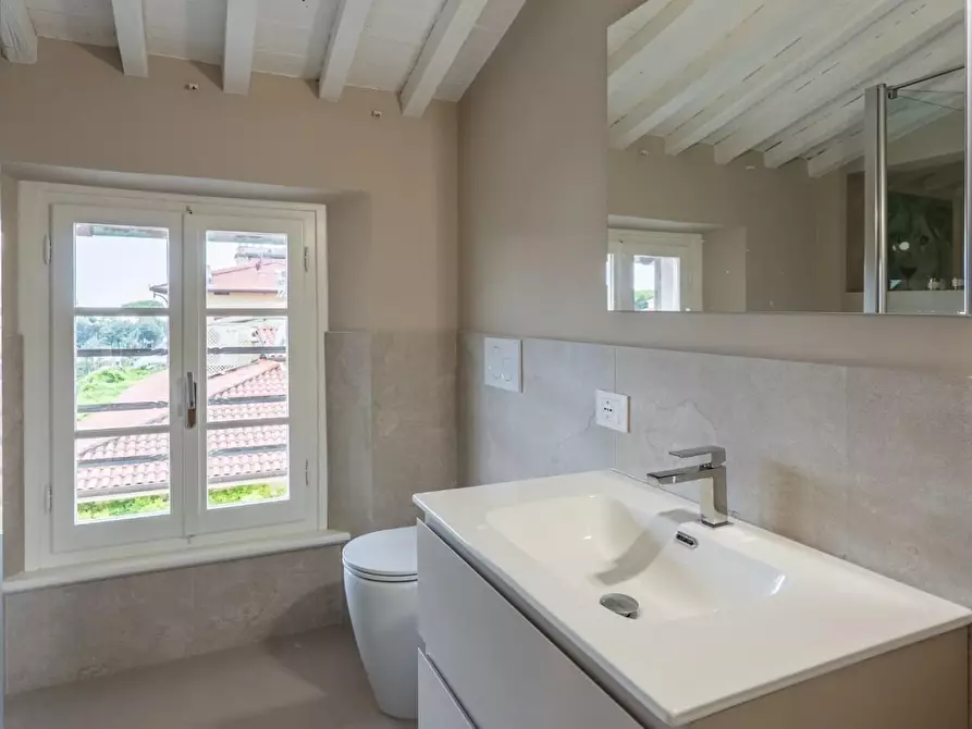 Immagine 16 di Appartamento in vendita  a Forte Dei Marmi
