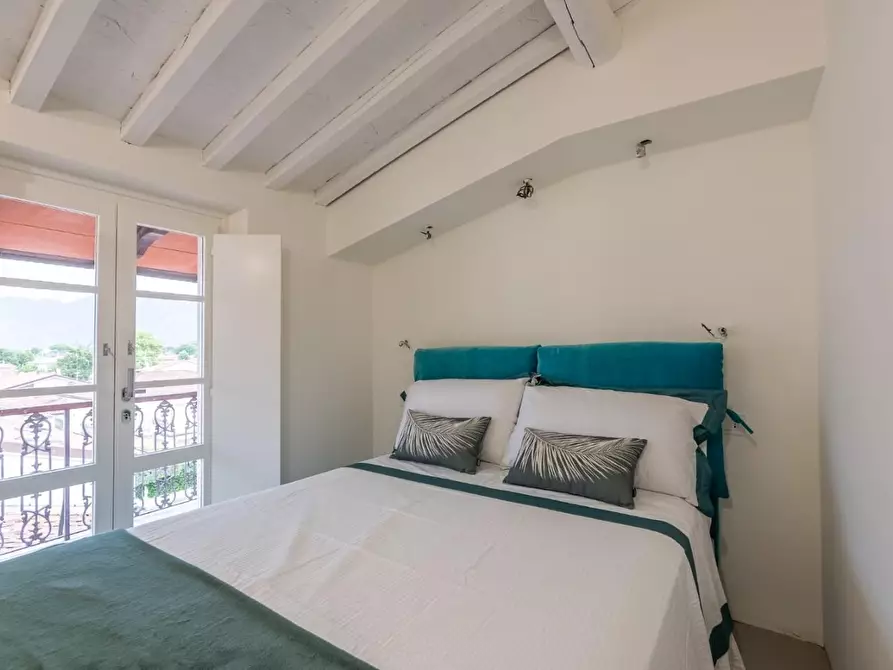 Immagine 11 di Appartamento in vendita  a Forte Dei Marmi