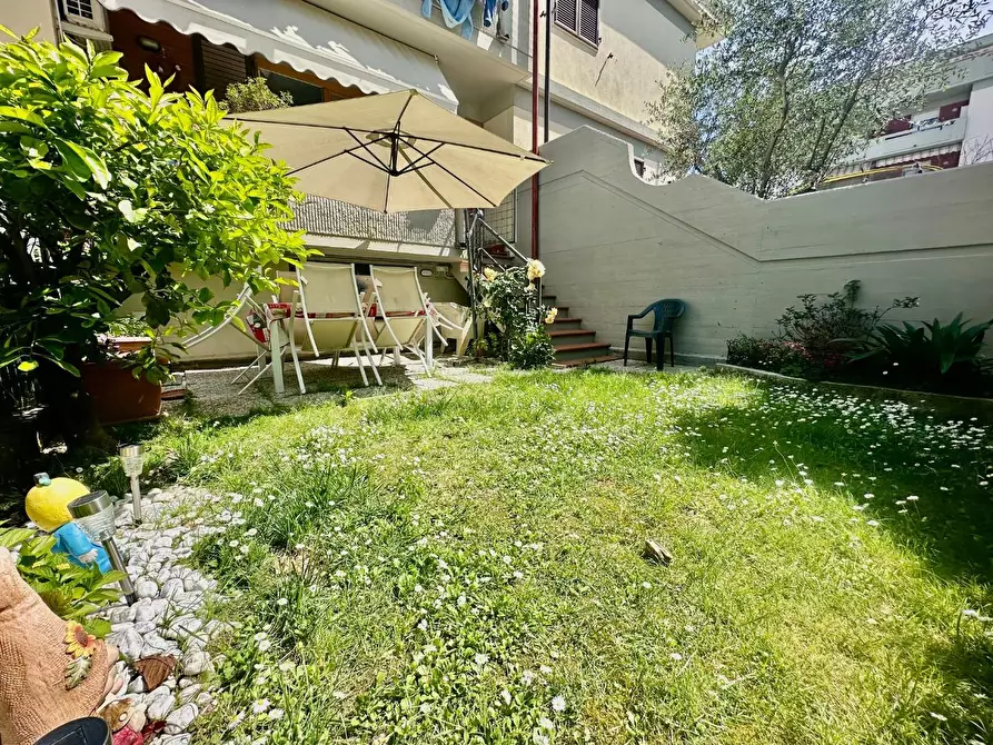 Immagine 12 di Casa semindipendente in vendita  a Carrara