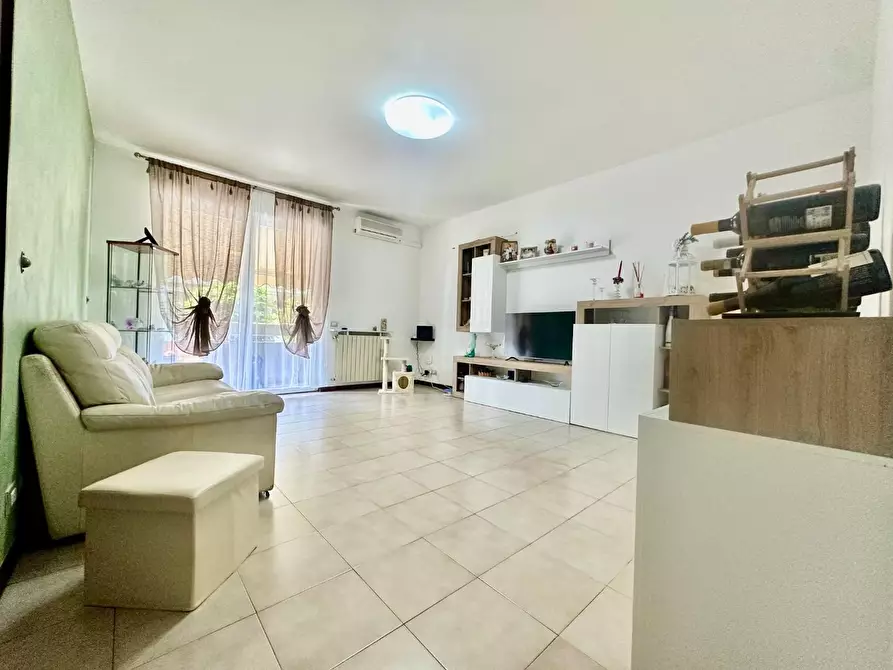Immagine 3 di Casa semindipendente in vendita  a Carrara