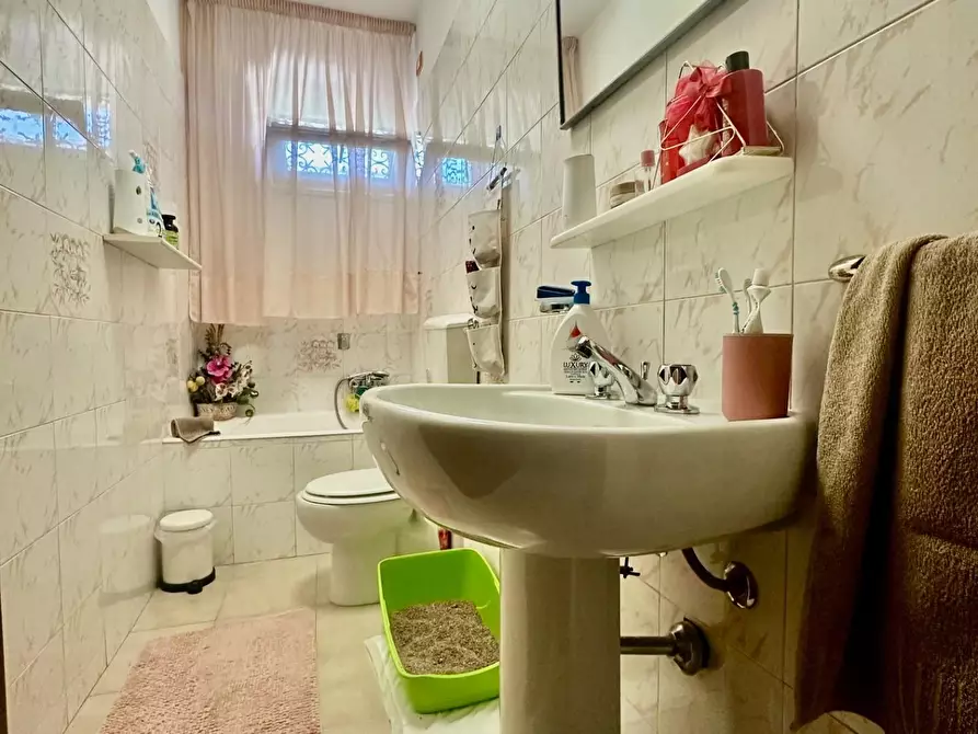 Immagine 10 di Casa semindipendente in vendita  a Carrara