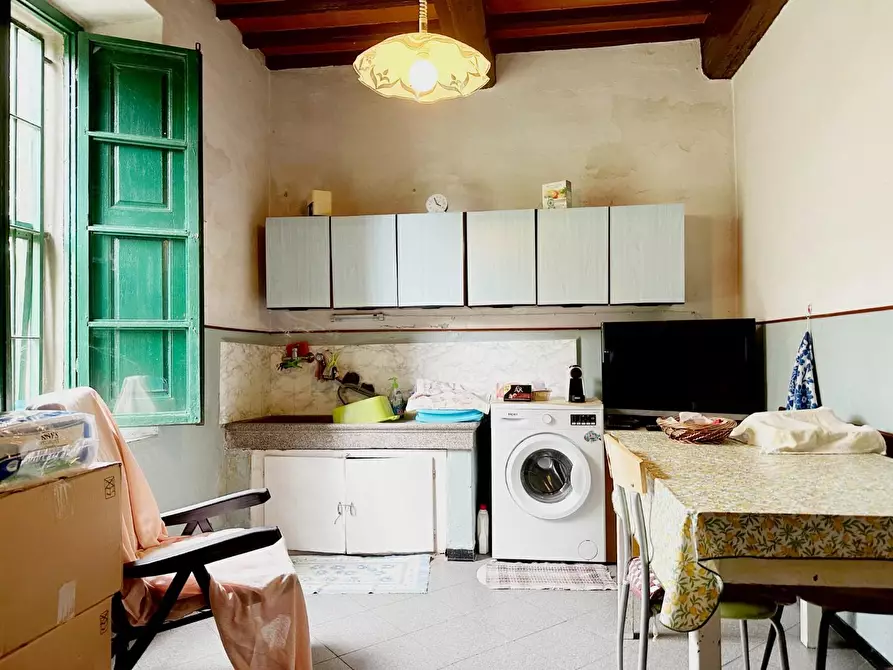 Immagine 7 di Casa colonica in vendita  a Uzzano