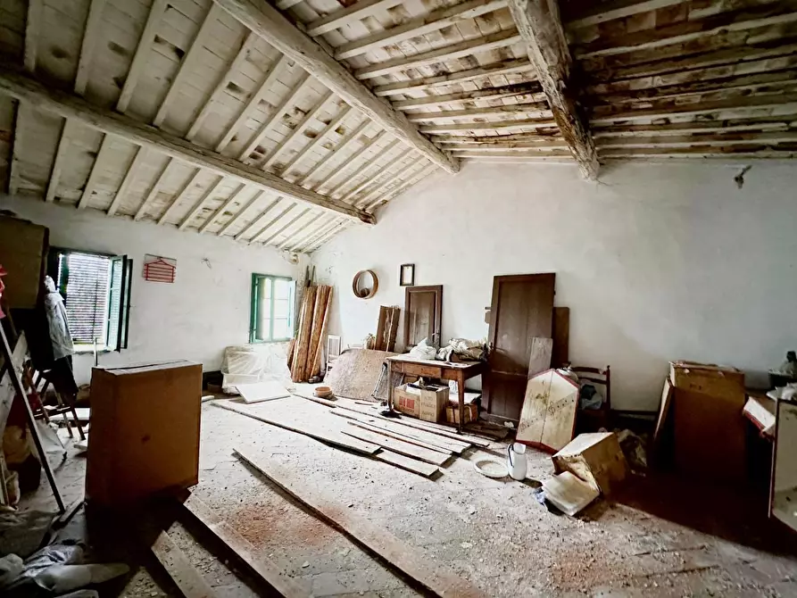 Immagine 23 di Casa colonica in vendita  a Uzzano