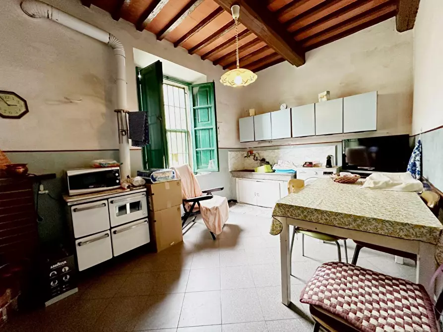 Immagine 5 di Casa colonica in vendita  a Uzzano