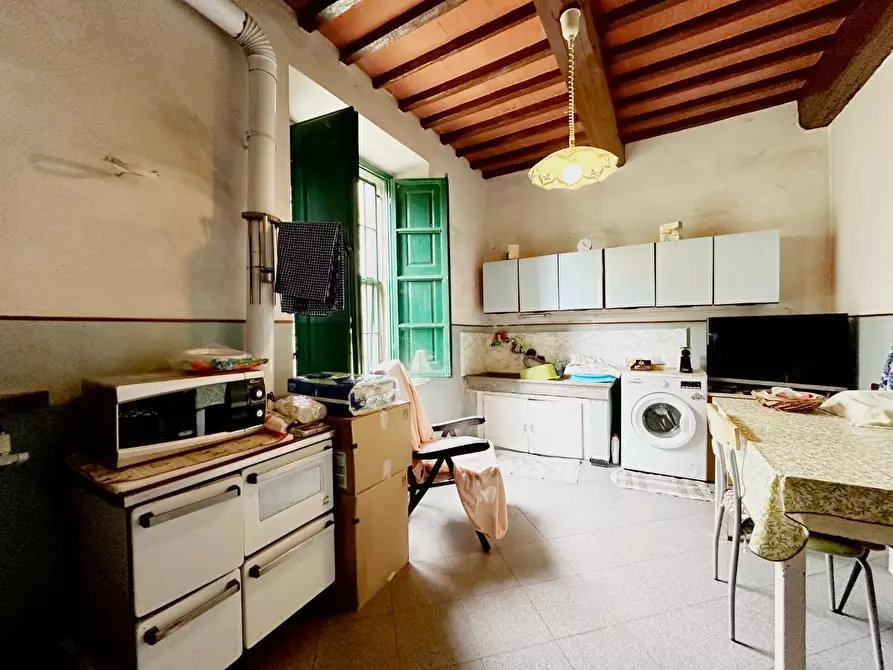 Immagine 6 di Casa colonica in vendita  a Uzzano