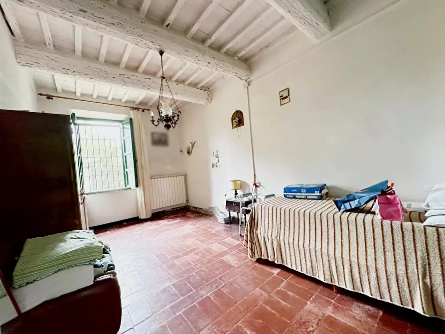 Immagine 8 di Casa colonica in vendita  a Uzzano