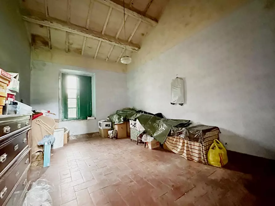Immagine 22 di Casa colonica in vendita  a Uzzano