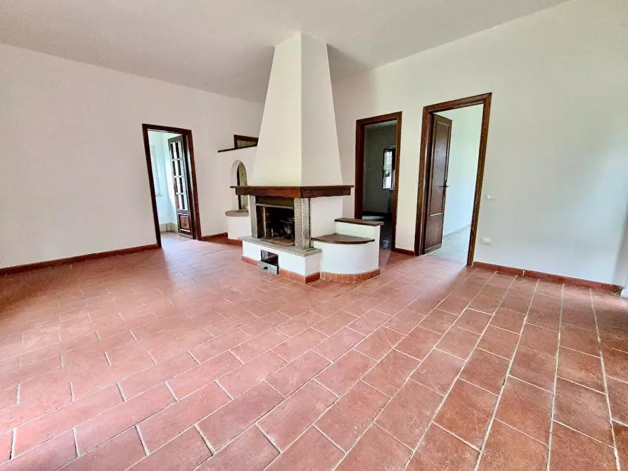 Immagine 18 di Villa in vendita  a Calci