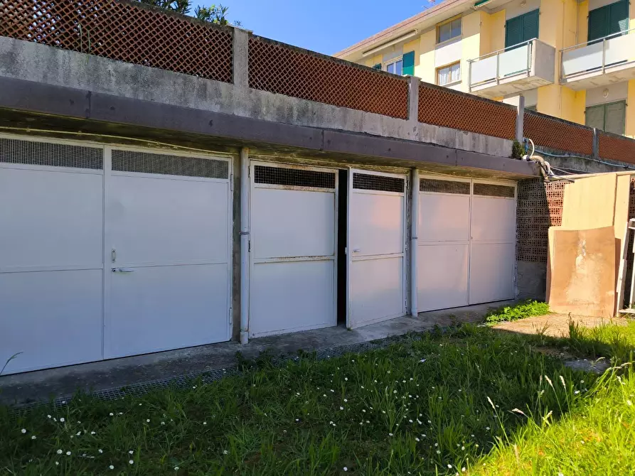 Immagine 19 di Appartamento in vendita  a Carrara