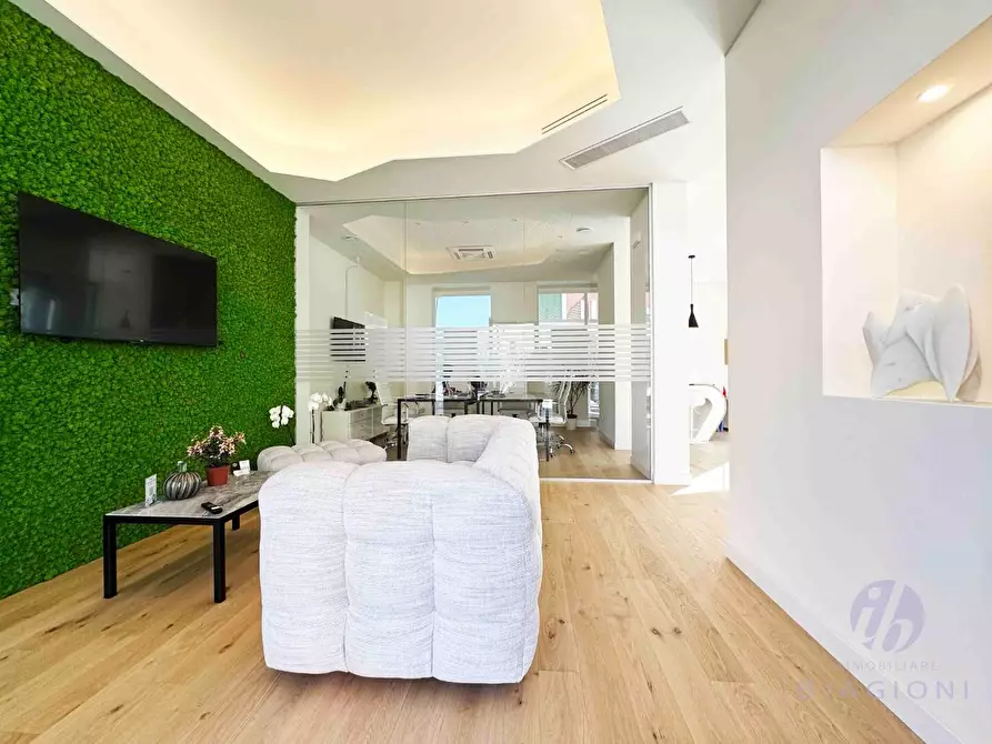 Immagine 20 di Porzione di casa in vendita  a Camaiore
