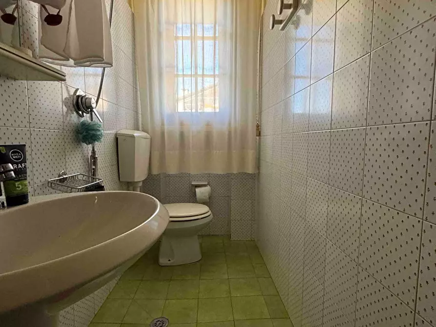 Immagine 11 di Porzione di casa in vendita  a Camaiore