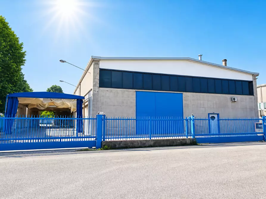 Immagine 4 di Capannone industriale in vendita  a Vignate