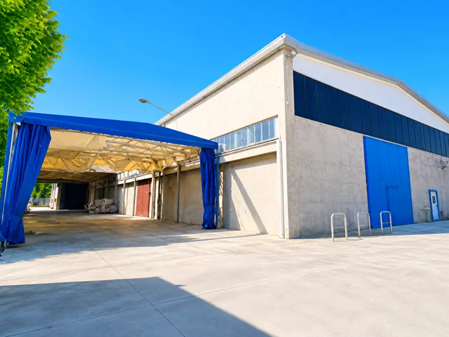 Immagine 1 di Capannone industriale in vendita  a Vignate