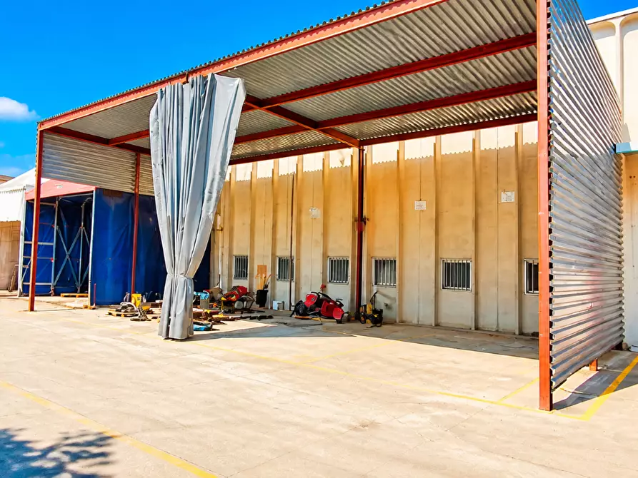 Immagine 4 di Capannone industriale in vendita  a Vignate