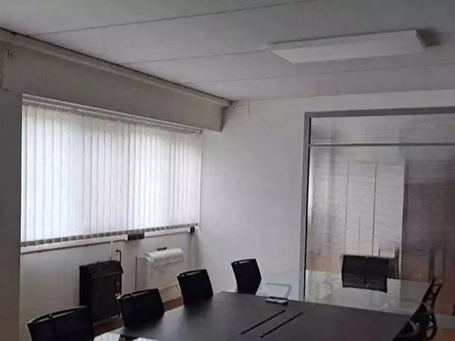 Immagine 3 di Capannone industriale in vendita  a Viareggio