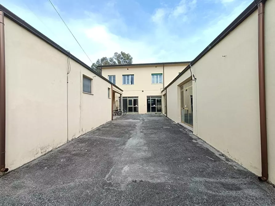 Immagine 34 di Casa indipendente in vendita  a Pisa