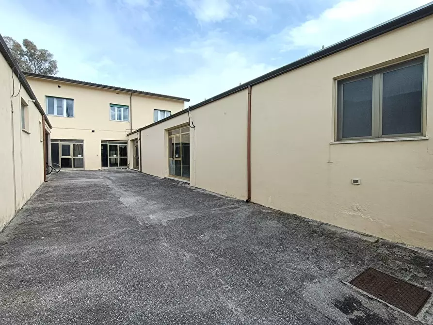 Immagine 1 di Casa indipendente in vendita  a Pisa
