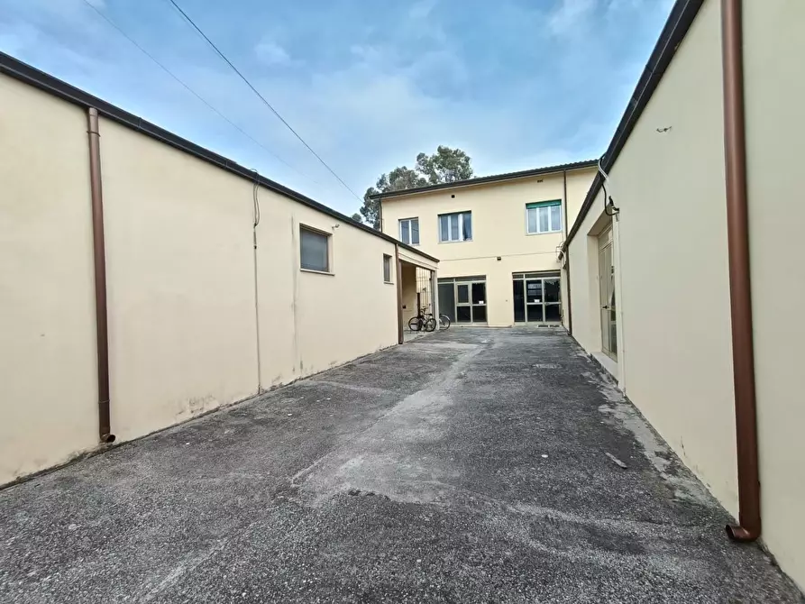 Immagine 32 di Casa indipendente in vendita  a Pisa