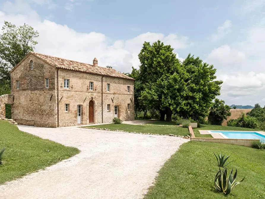 Immagine 3 di Casa colonica in vendita  a Quarrata