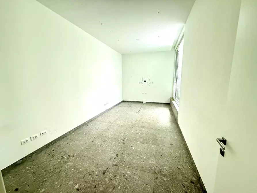 Immagine 5 di Ufficio in affitto  a Ponsacco