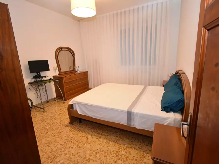 Immagine 18 di Villa in vendita  a Vecchiano