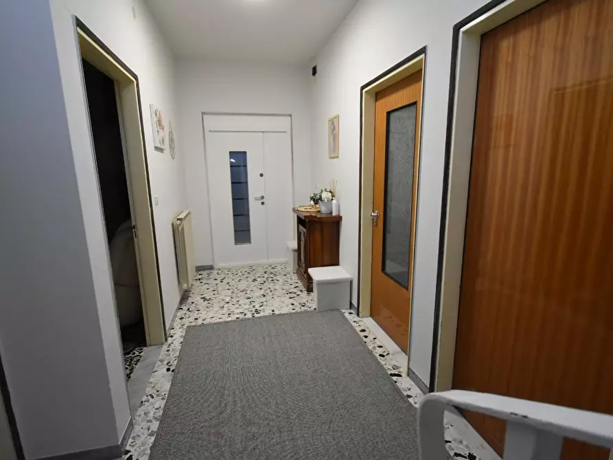 Immagine 45 di Villa in vendita  a Vecchiano