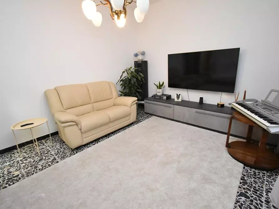 Immagine 35 di Villa in vendita  a Vecchiano
