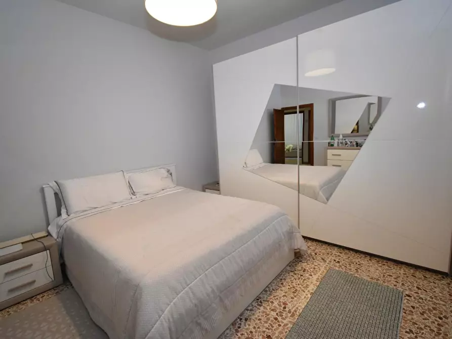 Immagine 28 di Villa in vendita  a Vecchiano