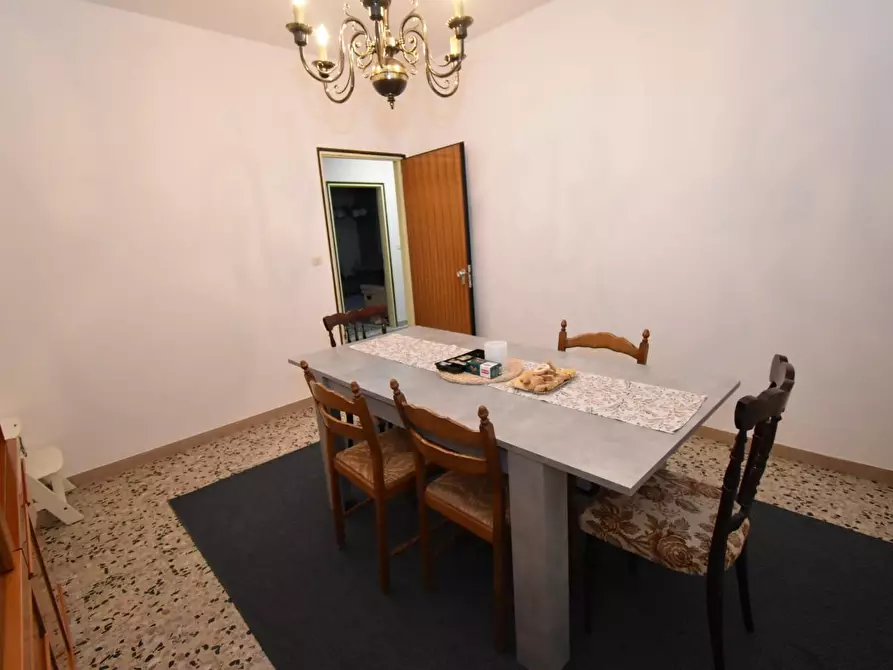 Immagine 9 di Villa in vendita  a Vecchiano