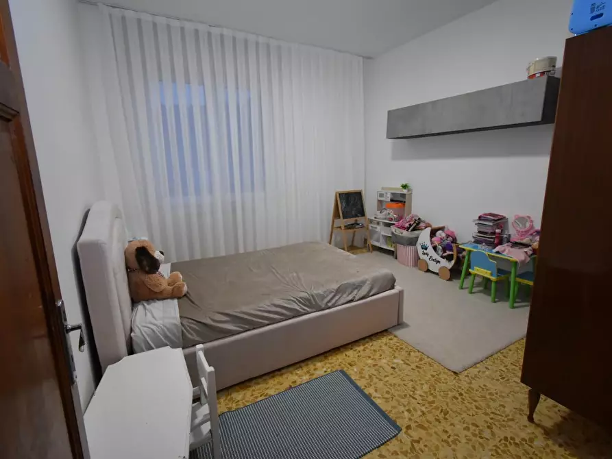Immagine 12 di Villa in vendita  a Vecchiano