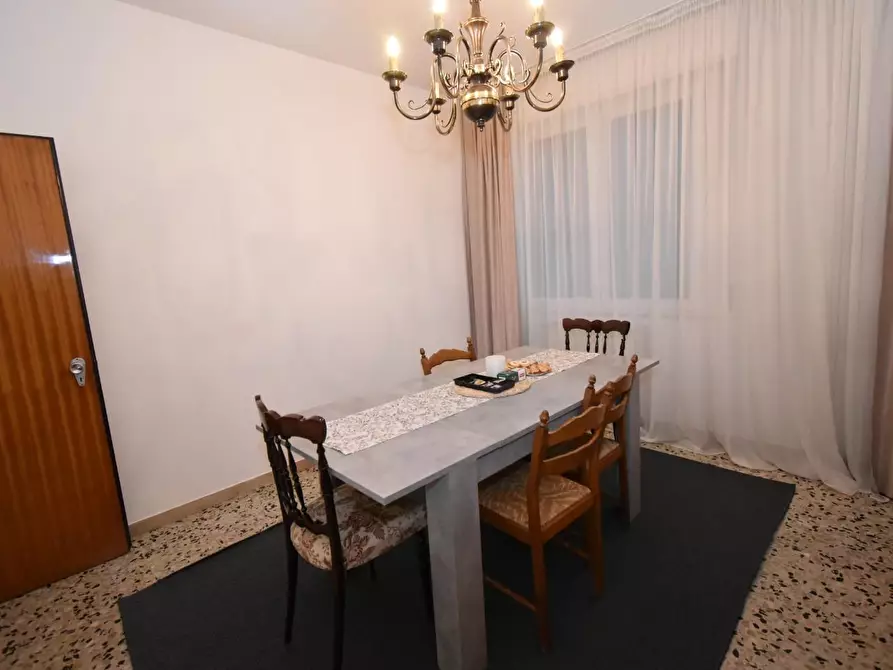 Immagine 8 di Villa in vendita  a Vecchiano