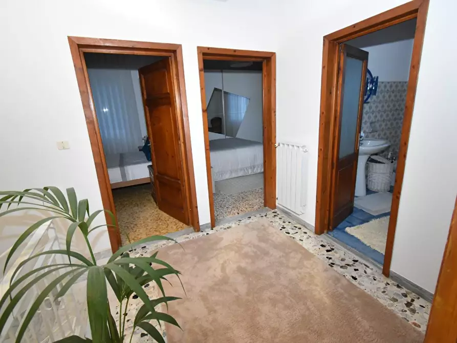 Immagine 16 di Villa in vendita  a Vecchiano