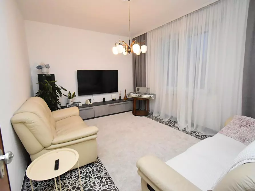 Immagine 34 di Villa in vendita  a Vecchiano