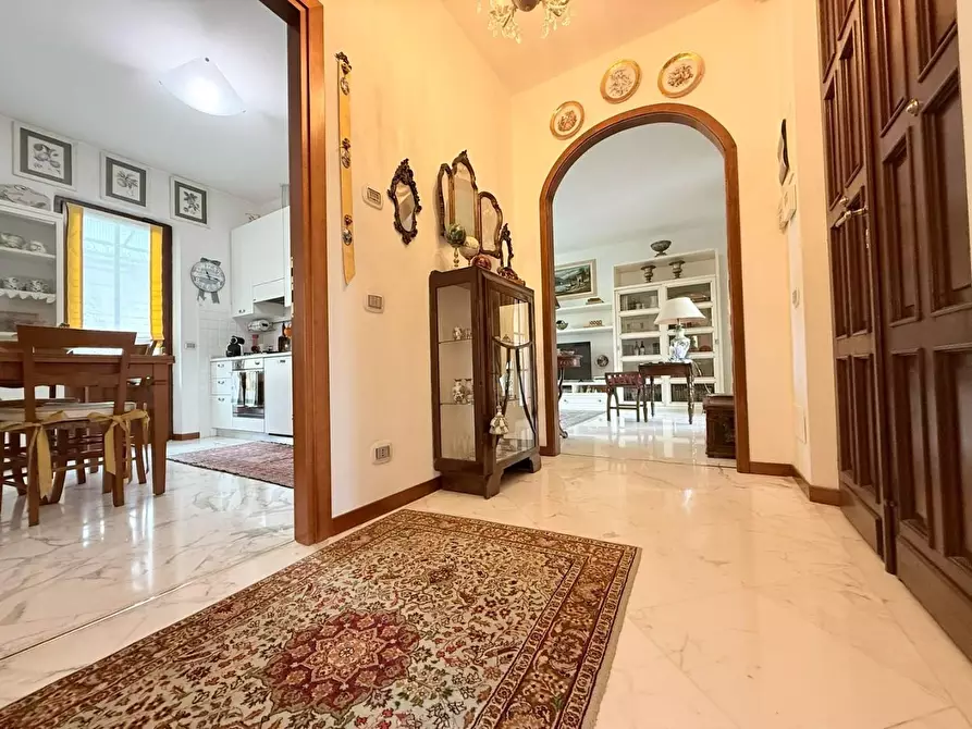 Immagine 15 di Casa indipendente in vendita  a Massa