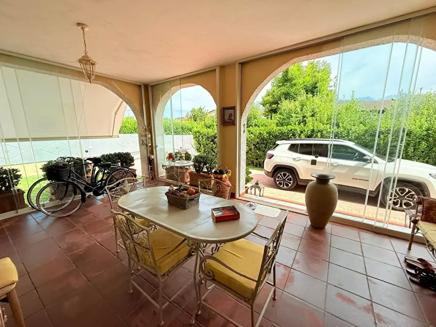 Immagine 4 di Casa indipendente in vendita  a Massa