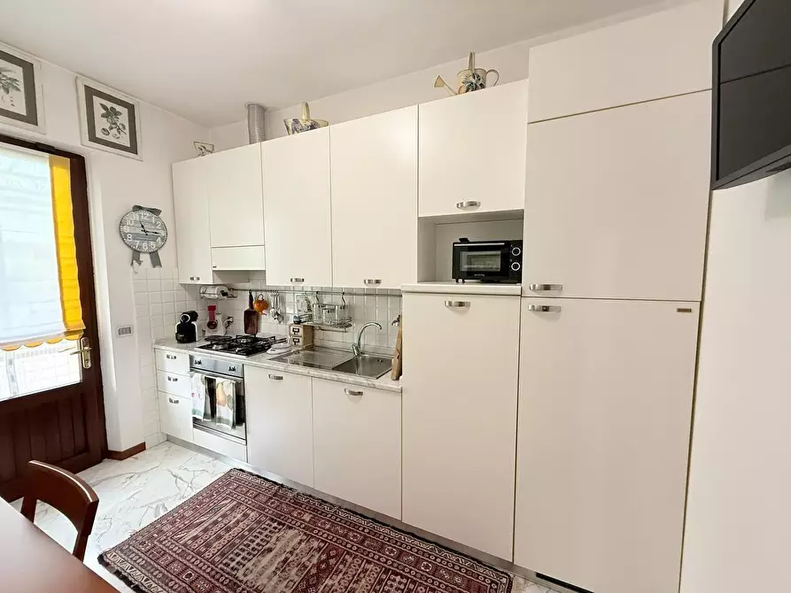 Immagine 9 di Casa indipendente in vendita  a Massa