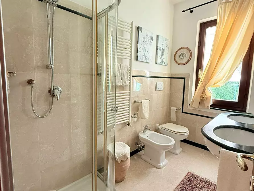 Immagine 23 di Casa indipendente in vendita  a Massa