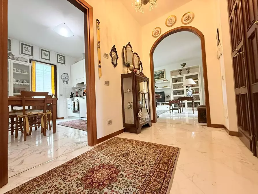 Immagine 19 di Casa indipendente in vendita  a Massa