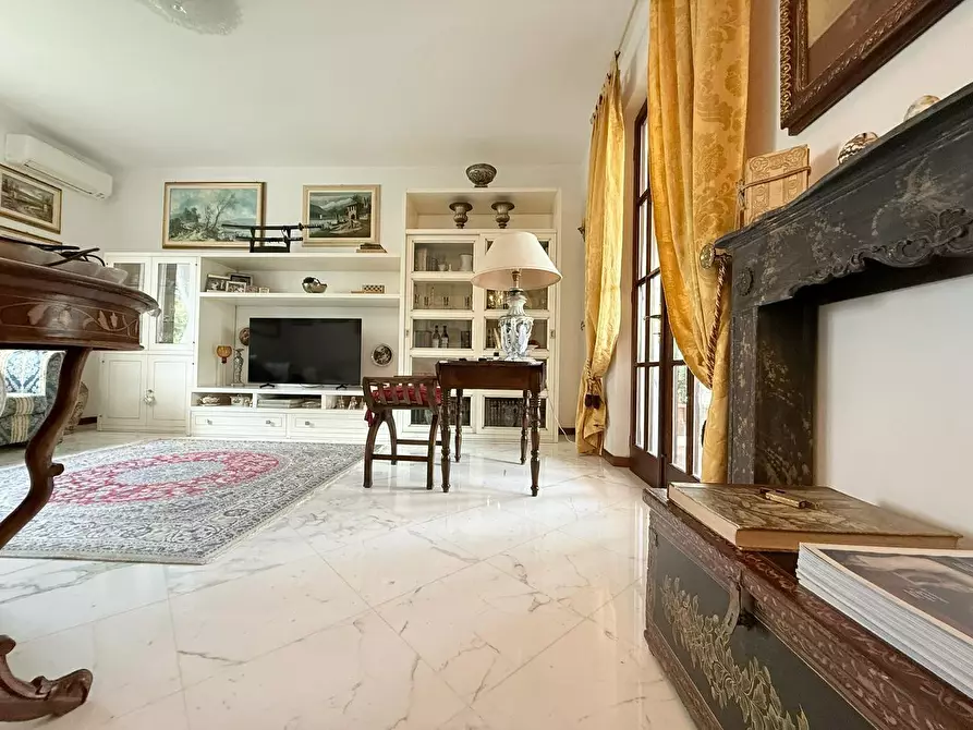 Immagine 13 di Casa indipendente in vendita  a Massa