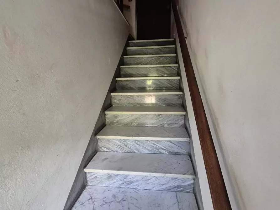 Immagine 11 di Appartamento in vendita  a Ortonovo