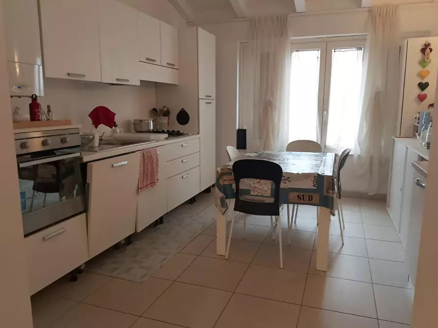 Immagine 3 di Appartamento in vendita  a Massa