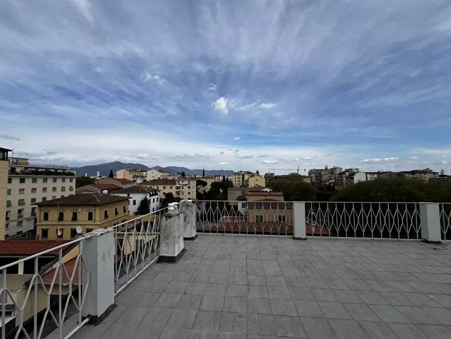 Immagine 2 di Appartamento in vendita  a Pisa