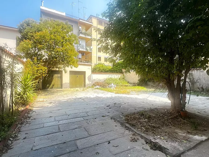 Immagine 4 di Appartamento in vendita  a Pisa