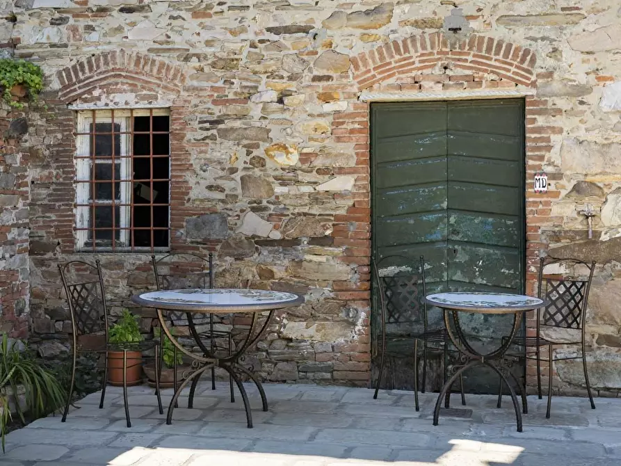 Immagine 12 di Villa in vendita  a Capannori